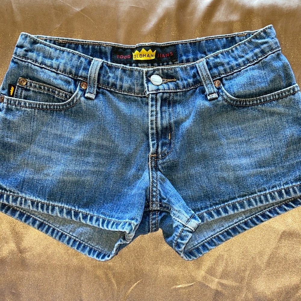 Todd Oldham Classic Denim Shorts Med Wash 2.5” Inseam 5-Pocket Sz 1 Juniors - Picture 2 of 10
